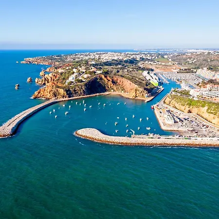 Homes Near Ocean & Lush Nature Apartment Guia (Faro)