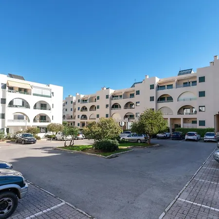Homes Near Ocean & Lush Nature Guia (Faro)