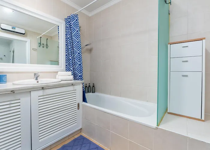 Homes Near Ocean & Lush Nature 500 M Away From The Ocean Apartmán