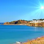 Homes Near Ocean & Lush Nature 500 M Away From The Ocean شقة *