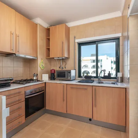 Homes Near Ocean & Lush Nature 500 M Away From The Ocean Apartman